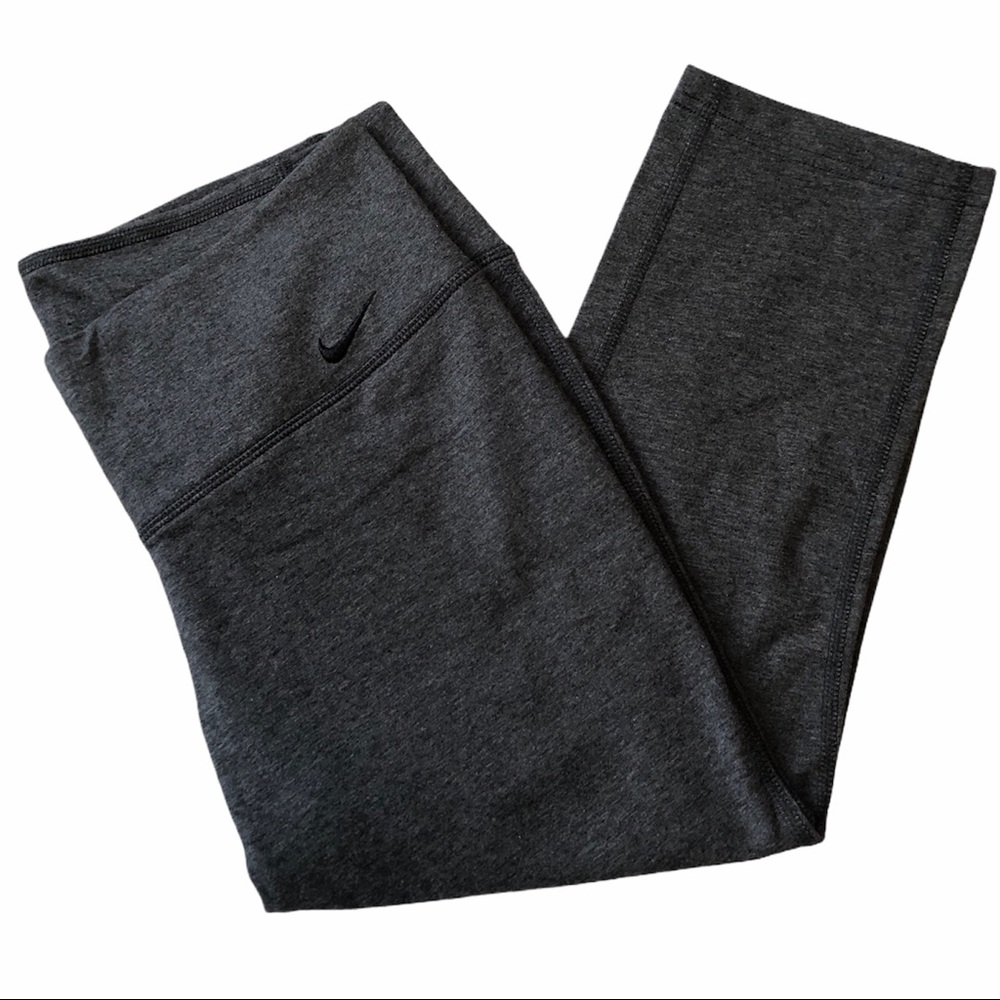 Like New EUC Nike Capri leggings